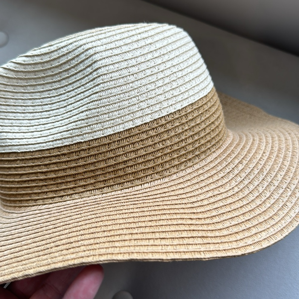 Chic Cream and Tan Sun Hat - Picture 4 of 4